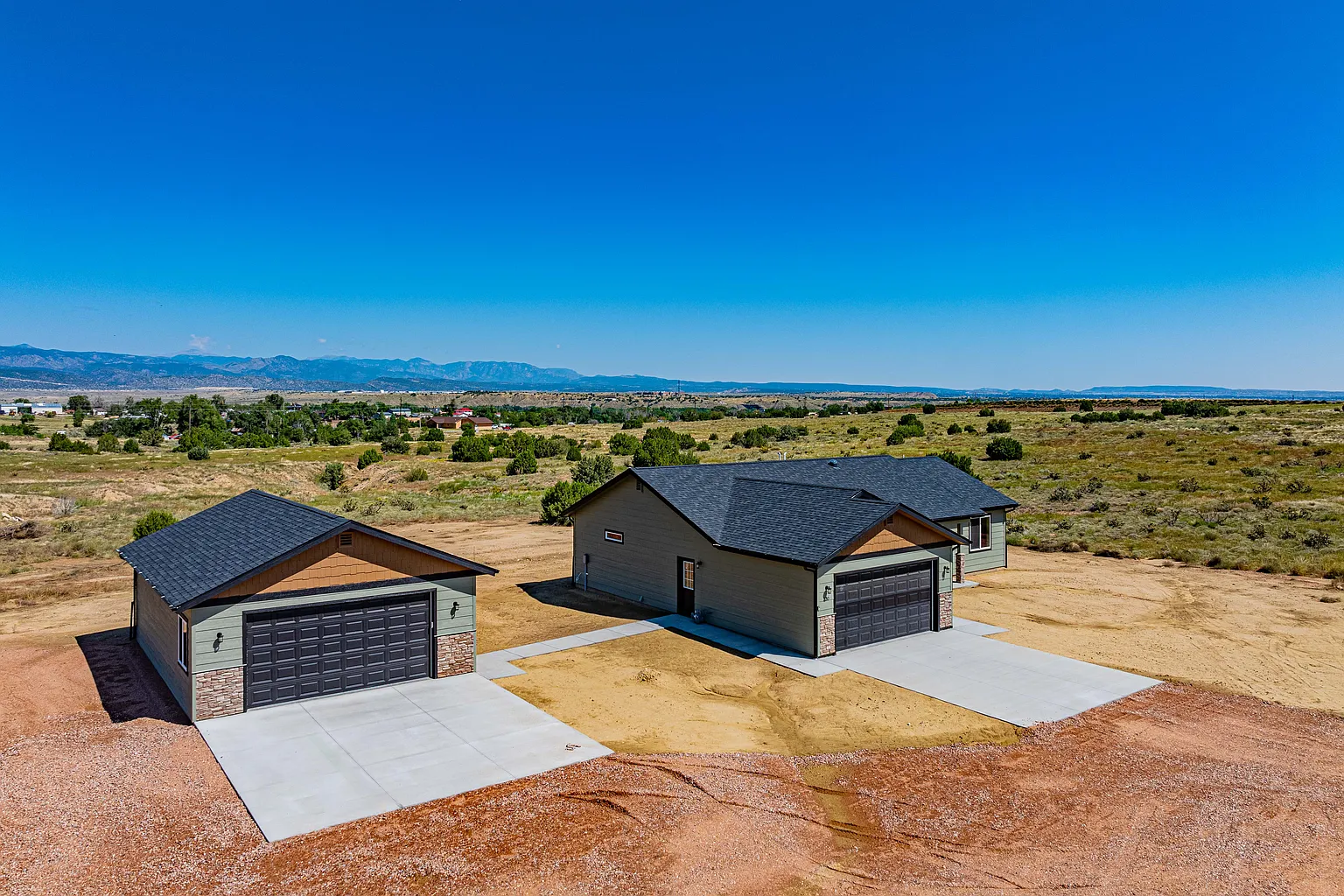 New Build with Mountain Views